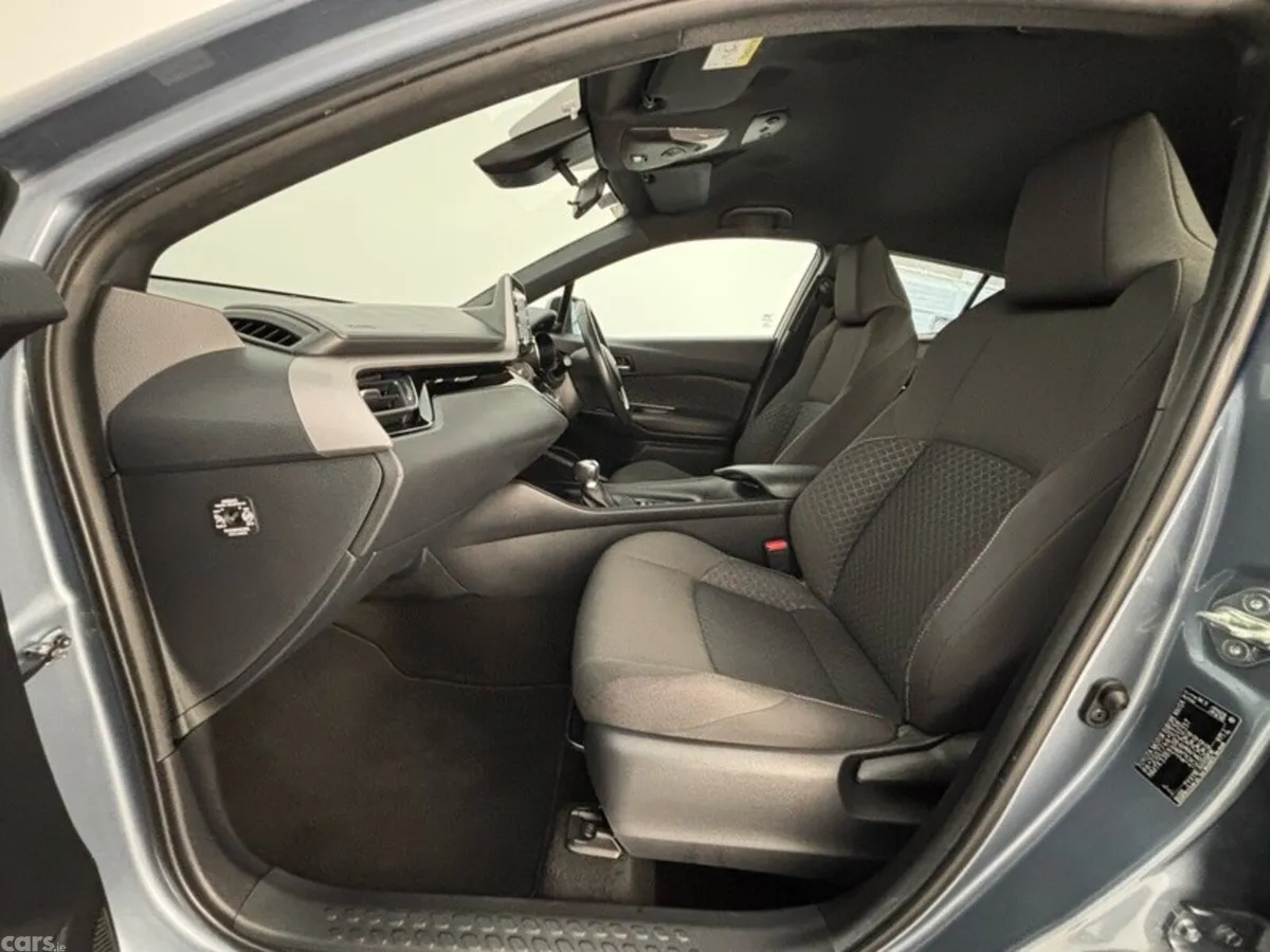 Toyota C-HR SUV, Petrol Hybrid, 2022, Grey