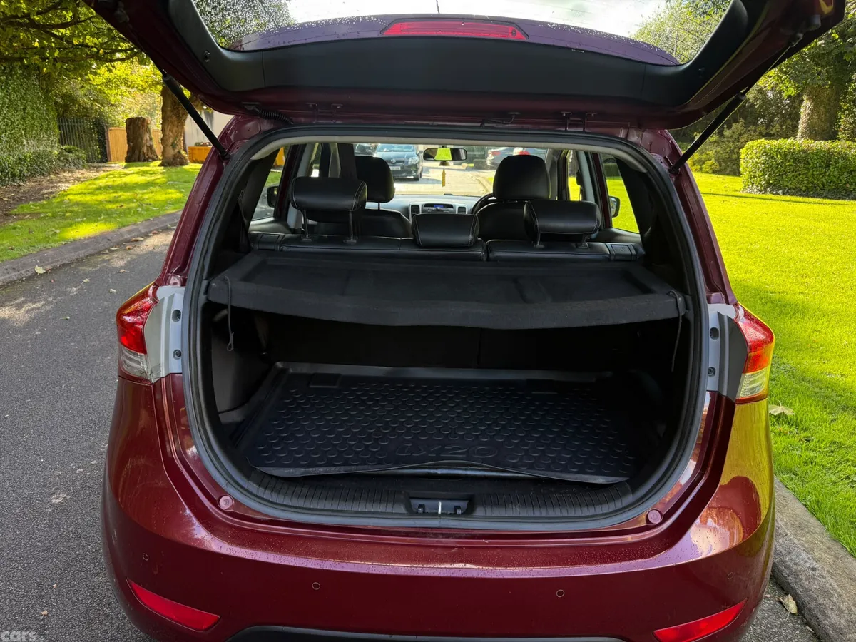 Hyundai ix20 MPV, Diesel, 2016, Red