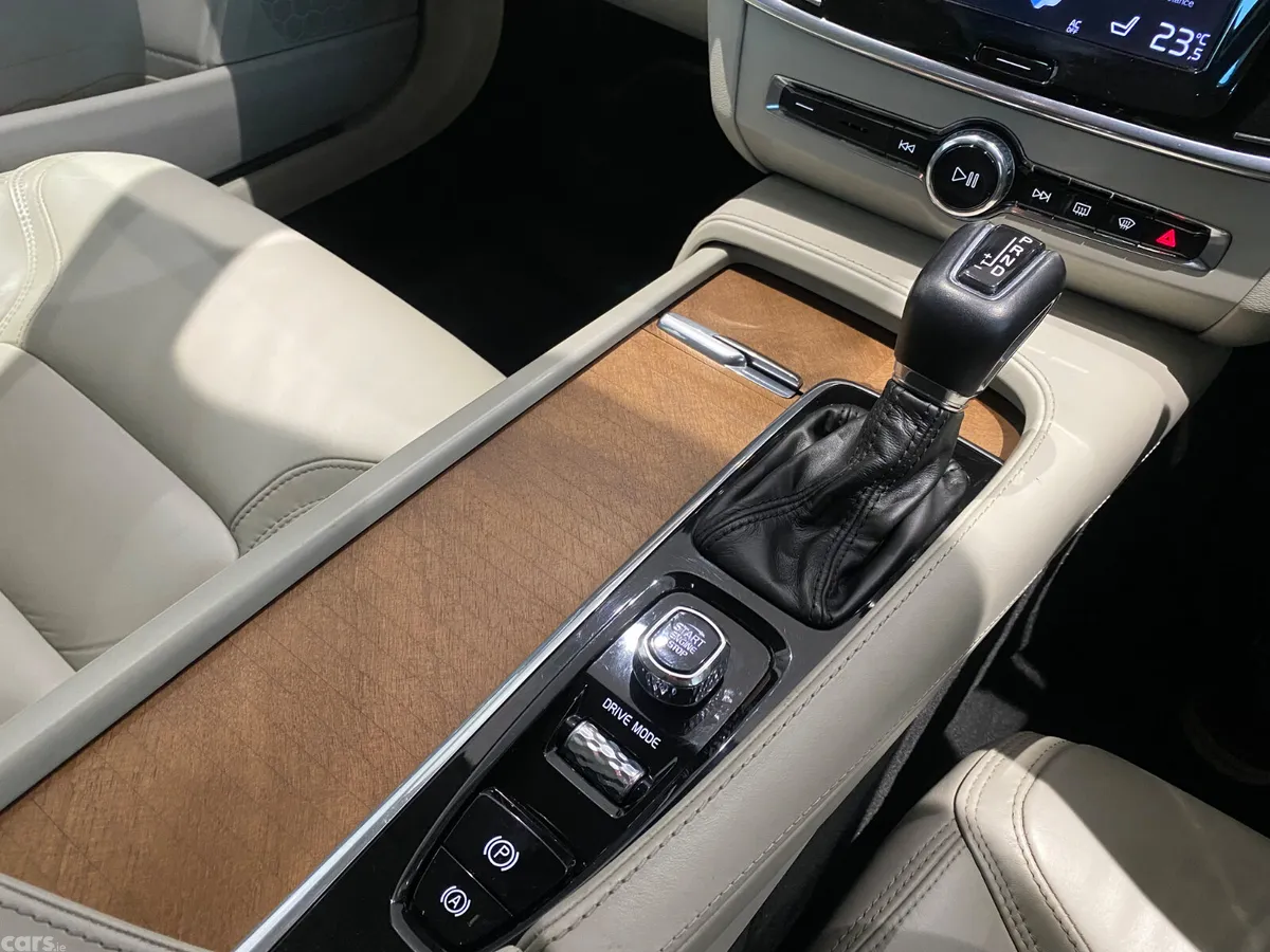 Volvo S90 Saloon, Diesel, 2018, Black