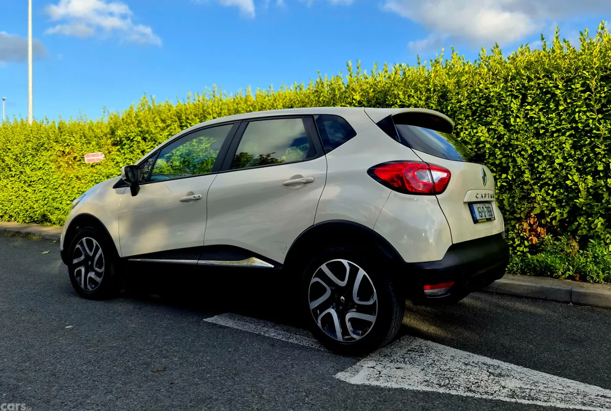Renault Captur Hatchback, Diesel, 2015, Yellow