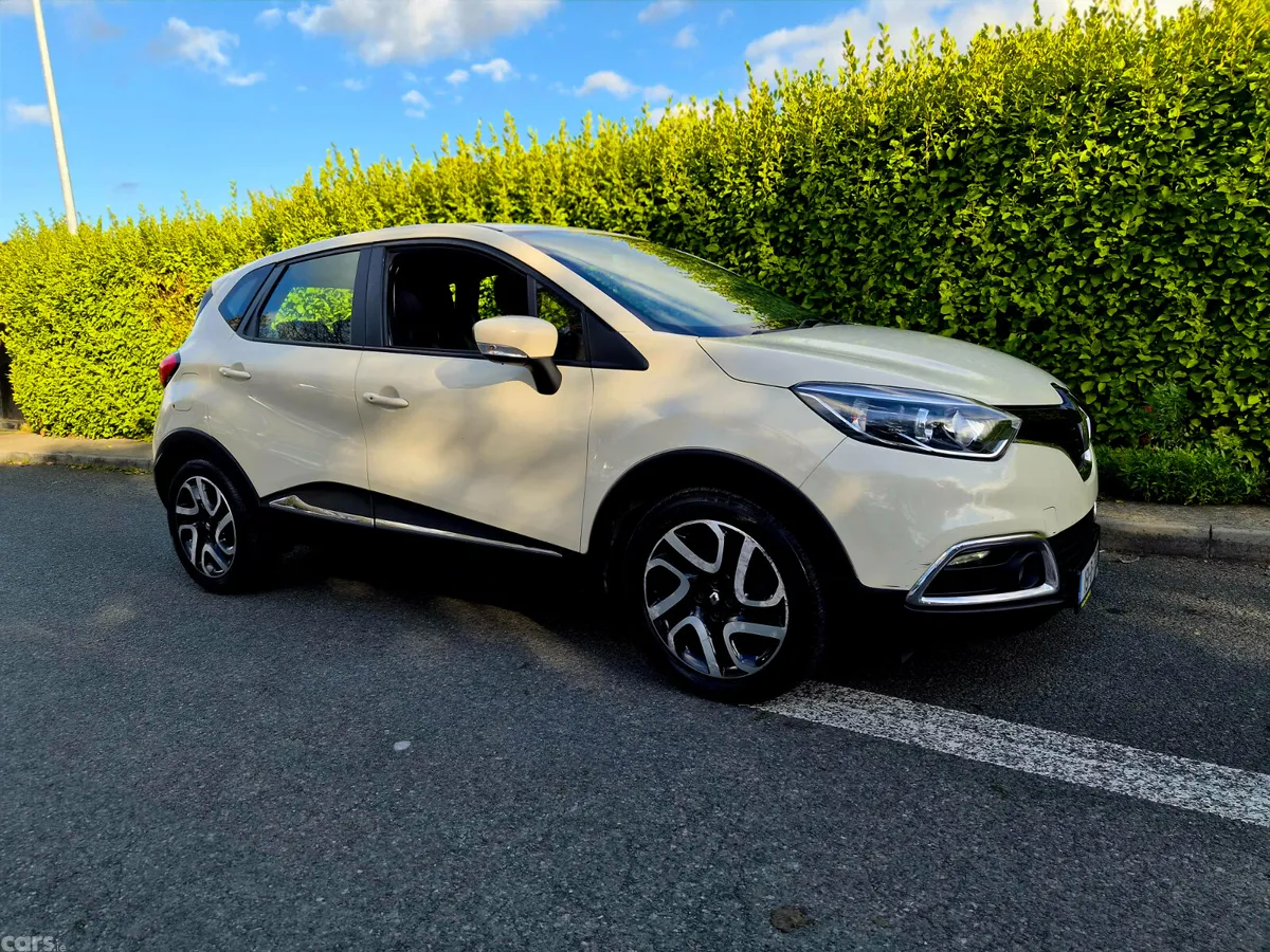 Renault Captur Hatchback, Diesel, 2015, Yellow