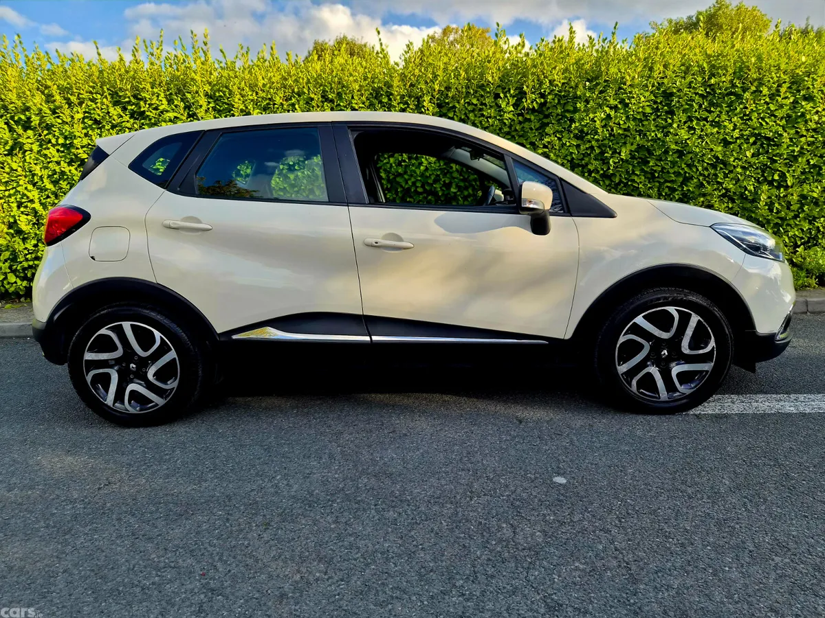 Renault Captur Hatchback, Diesel, 2015, Yellow