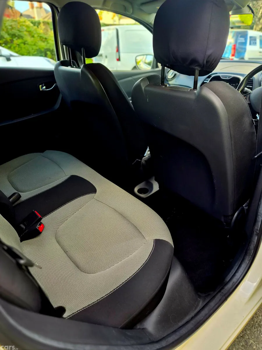 Renault Captur Hatchback, Diesel, 2015, Yellow