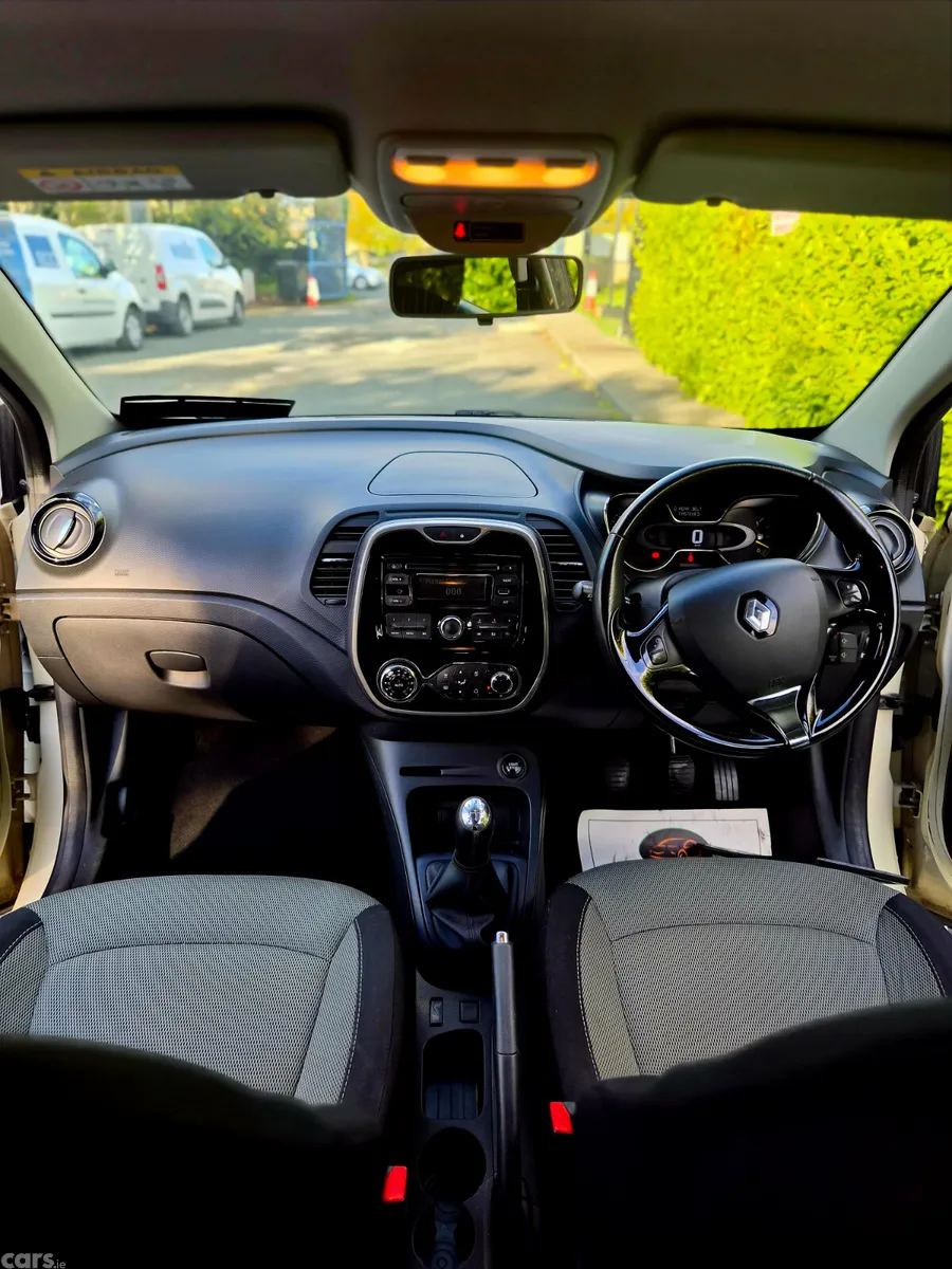 Renault Captur Hatchback, Diesel, 2015, Yellow