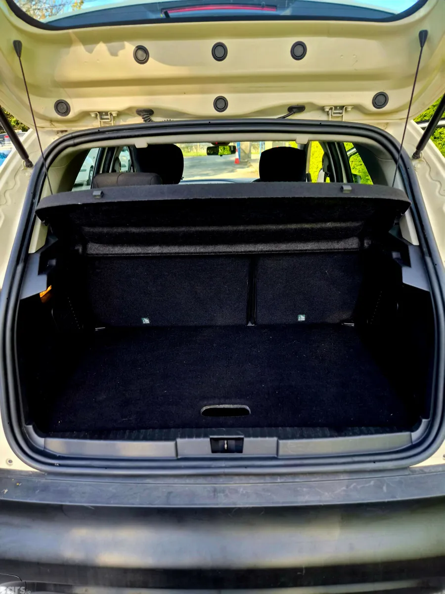 Renault Captur Hatchback, Diesel, 2015, Yellow