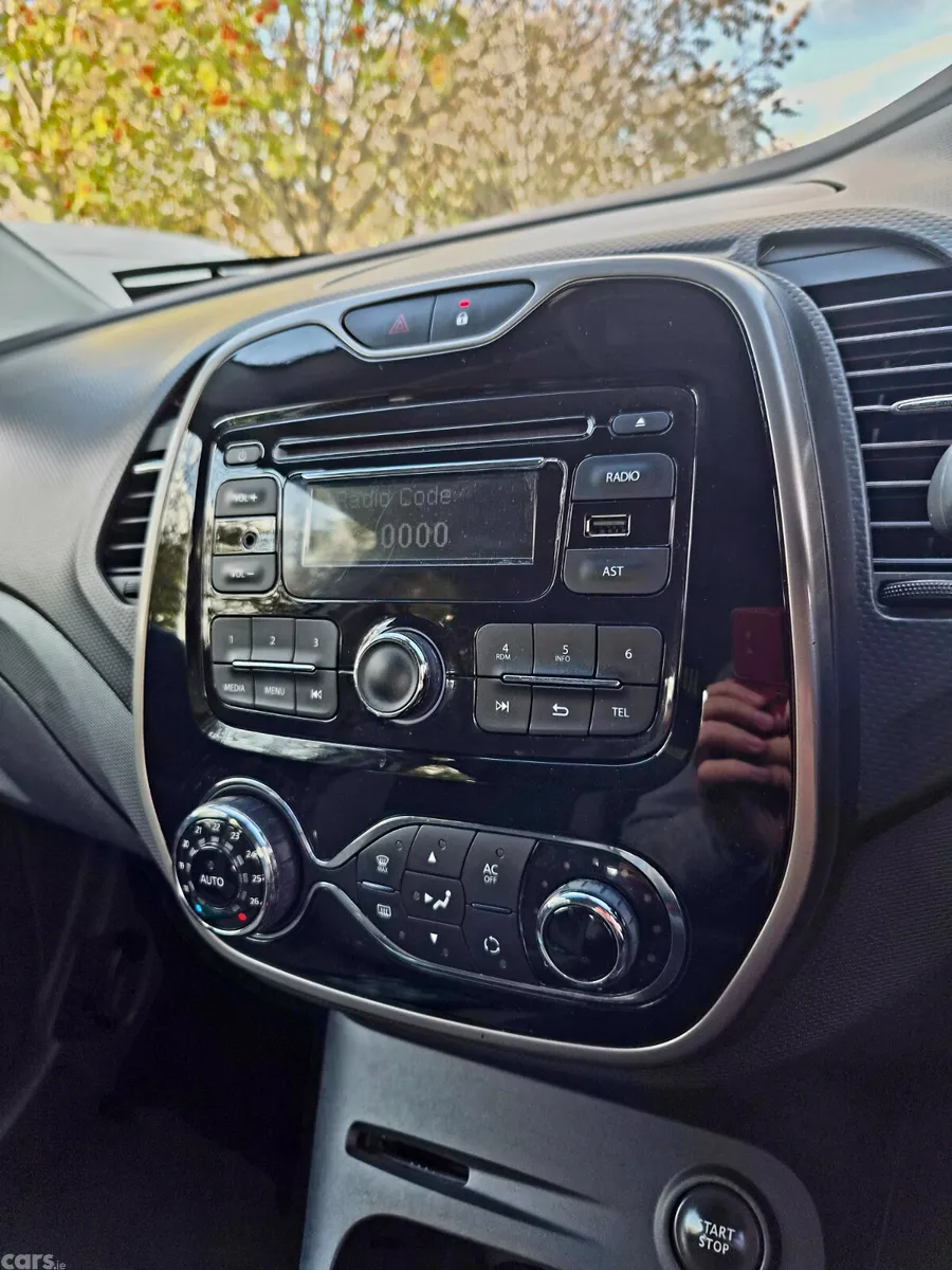 Renault Captur Hatchback, Diesel, 2015, Yellow