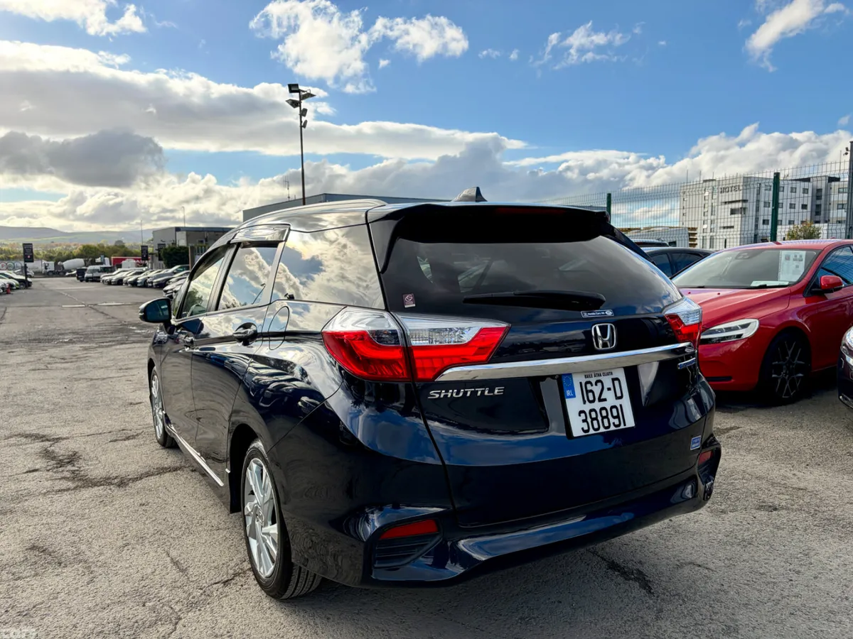 Honda Shuttle MPV, Petrol Hybrid, 2016, Black