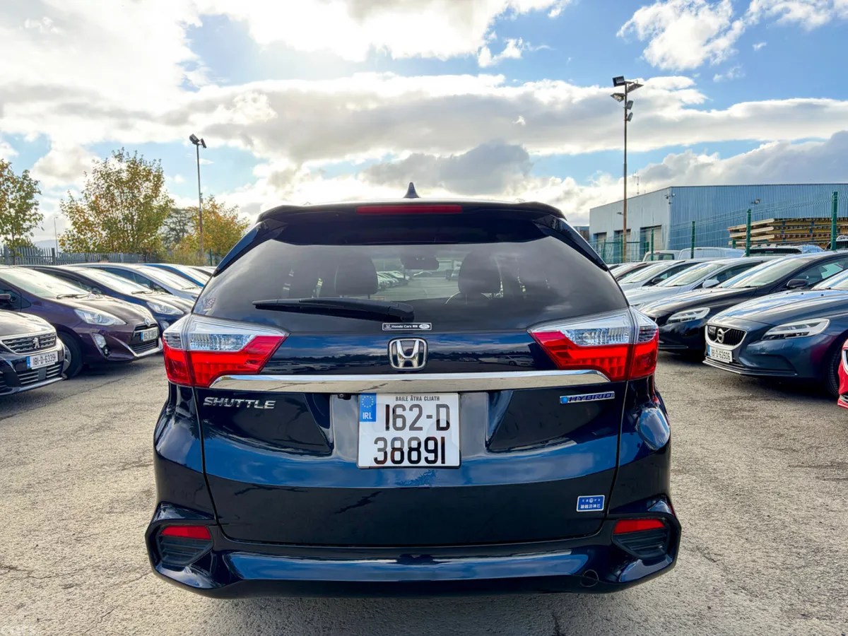 Honda Shuttle MPV, Petrol Hybrid, 2016, Black