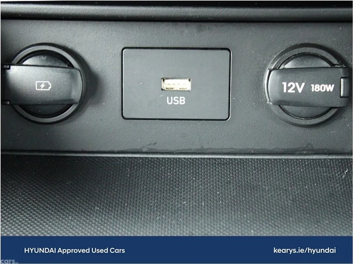 Hyundai KONA MPV, Petrol, 2022, Red