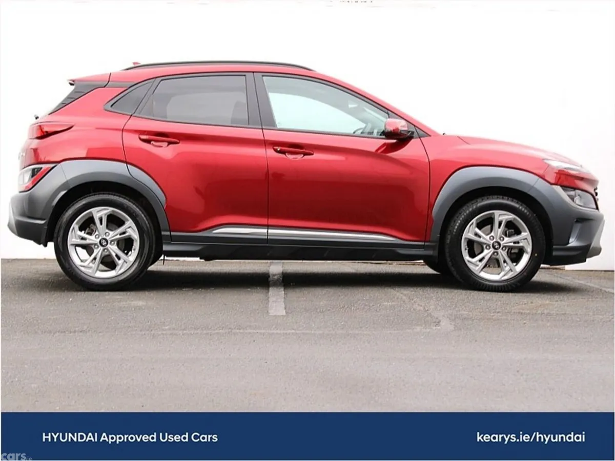 Hyundai KONA MPV, Petrol, 2022, Red