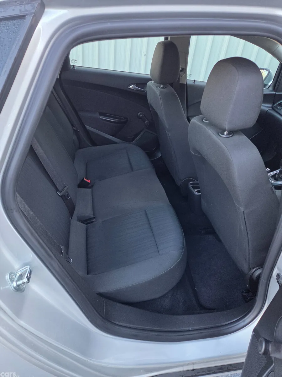 Opel Astra Saloon, Petrol, 2013, Silver