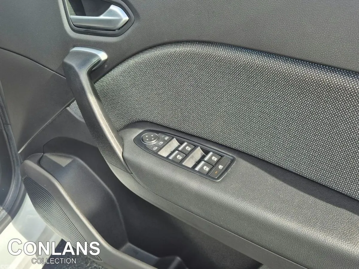Renault Captur Hatchback, Petrol, 2025, White