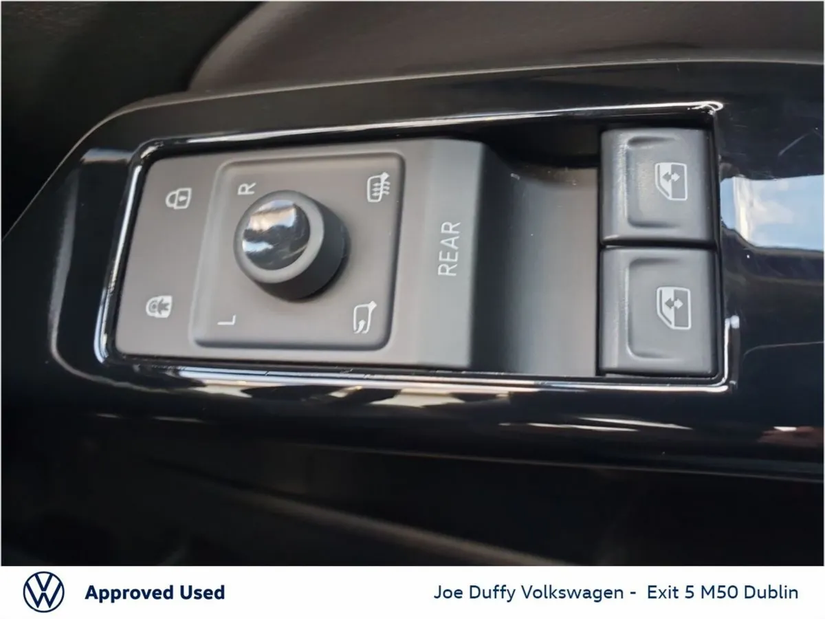 Volkswagen ID.4 Estate, Electric, 2023, Red