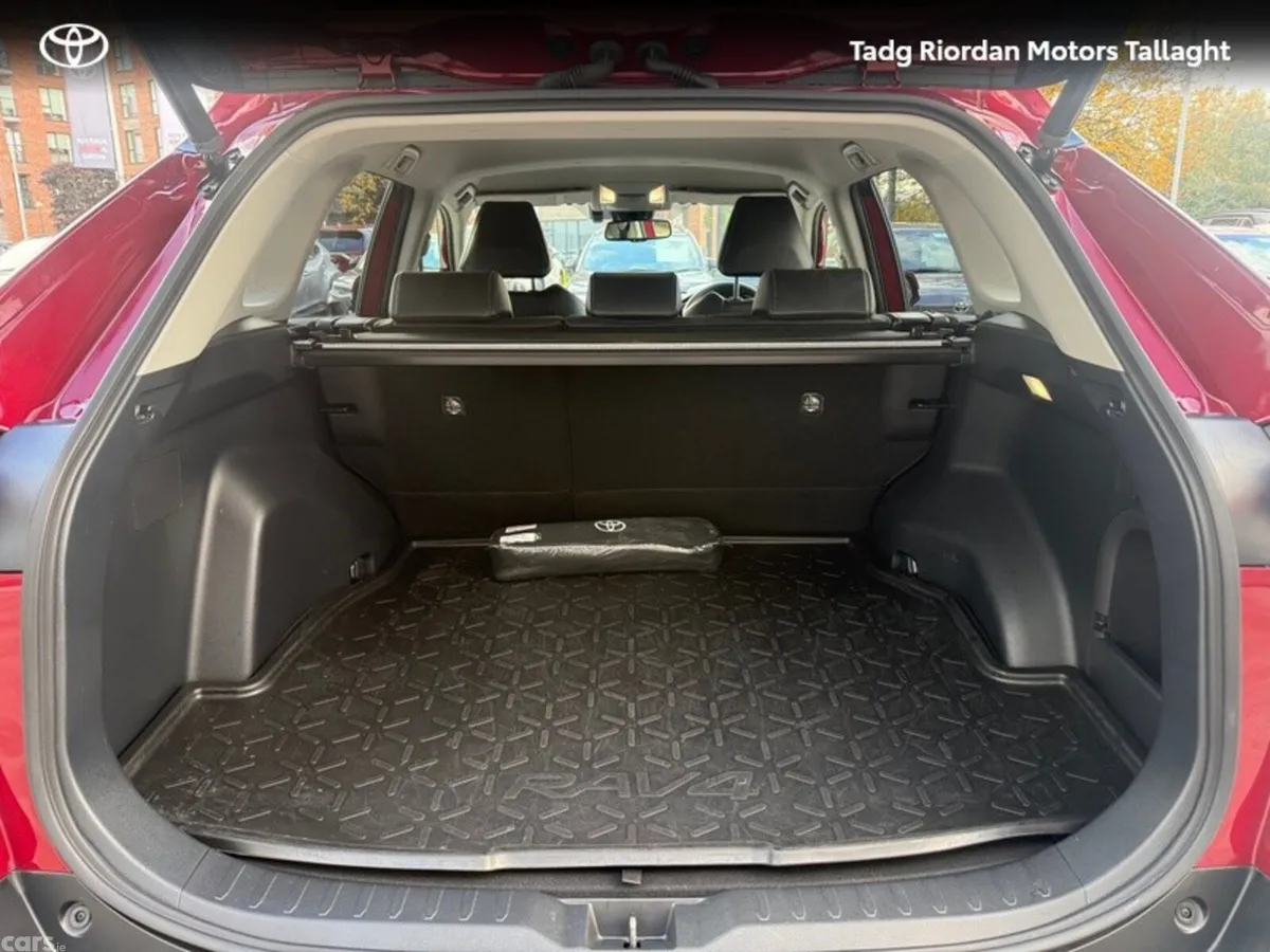 Toyota RAV4 SUV, Petrol Hybrid, 2022, Red