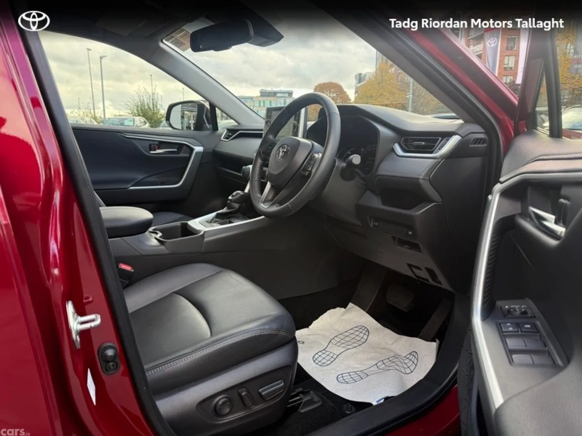 Toyota RAV4 SUV, Petrol Hybrid, 2022, Red
