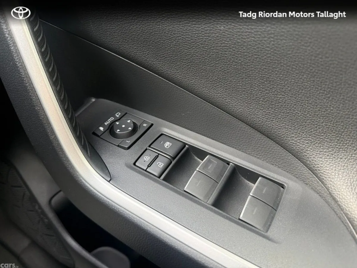 Toyota RAV4 SUV, Petrol Hybrid, 2022, Red
