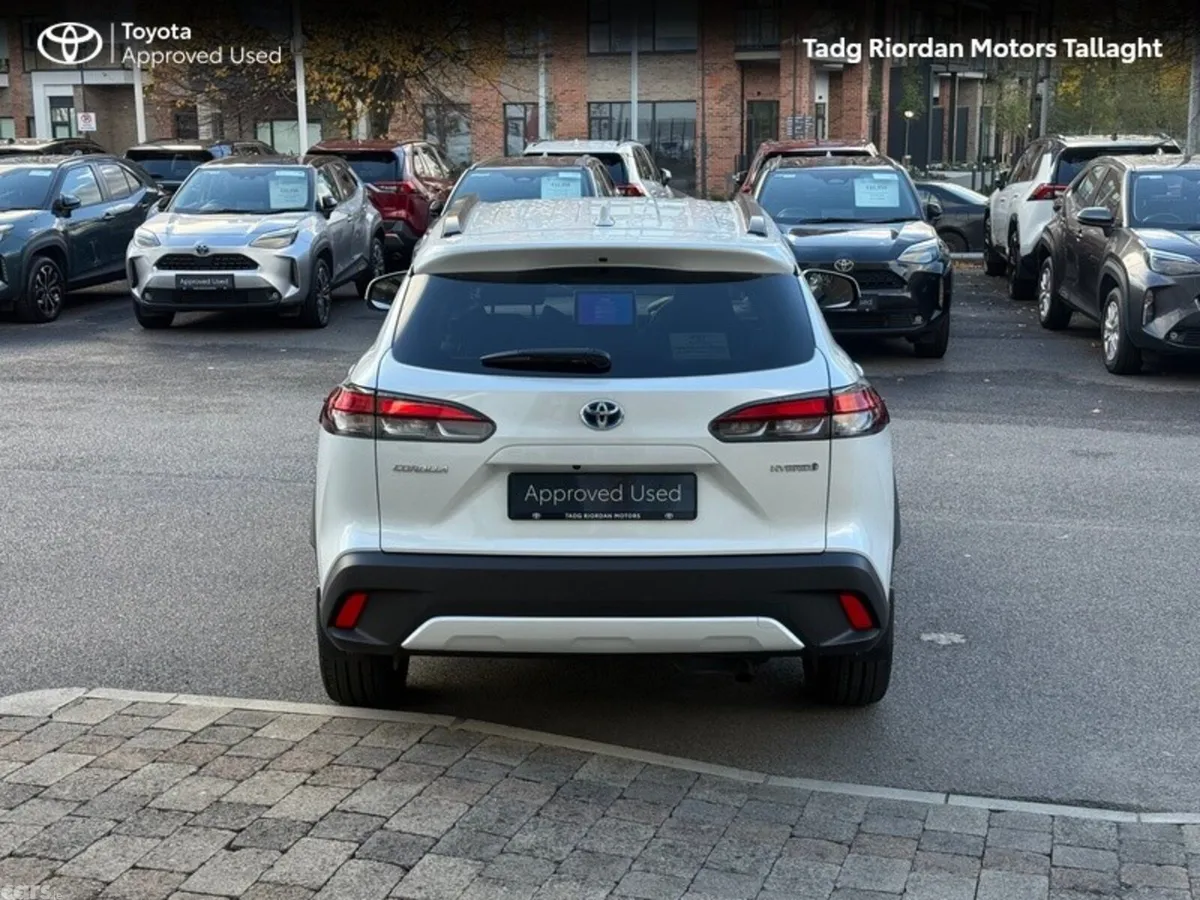 Toyota Corolla Cross Hatchback, Petrol Hybrid, 2024, White