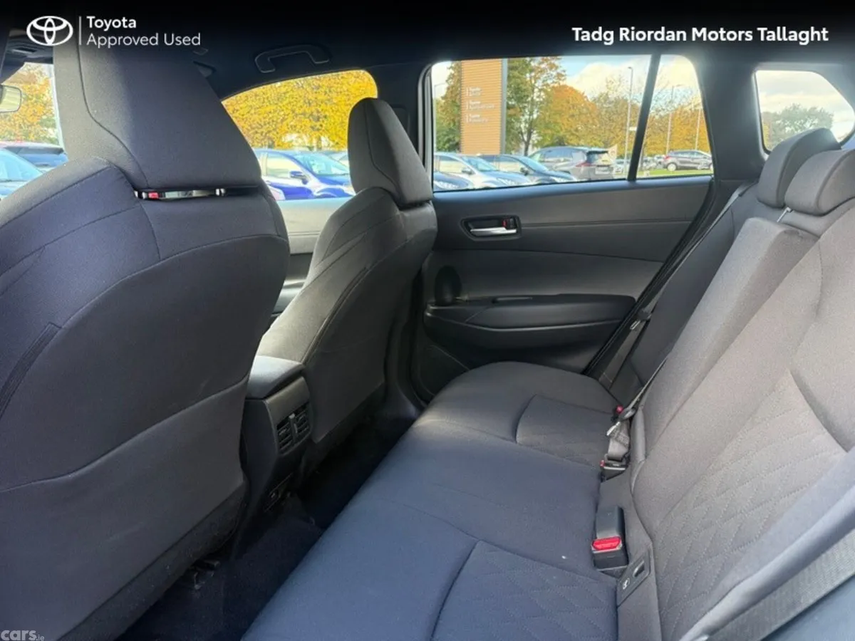 Toyota Corolla Cross Hatchback, Petrol Hybrid, 2024, White