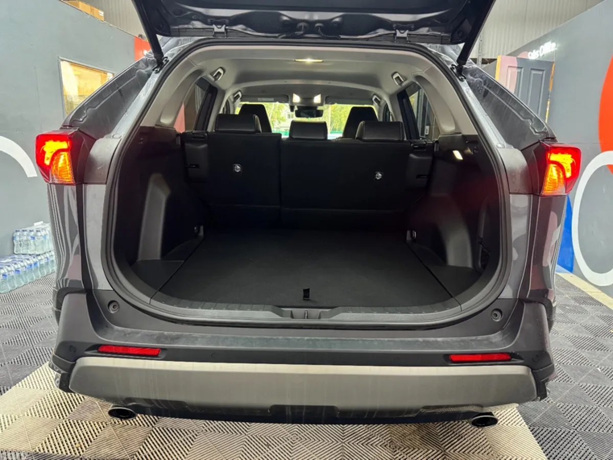 Toyota RAV4 SUV, Petrol Hybrid, 2023, Grey