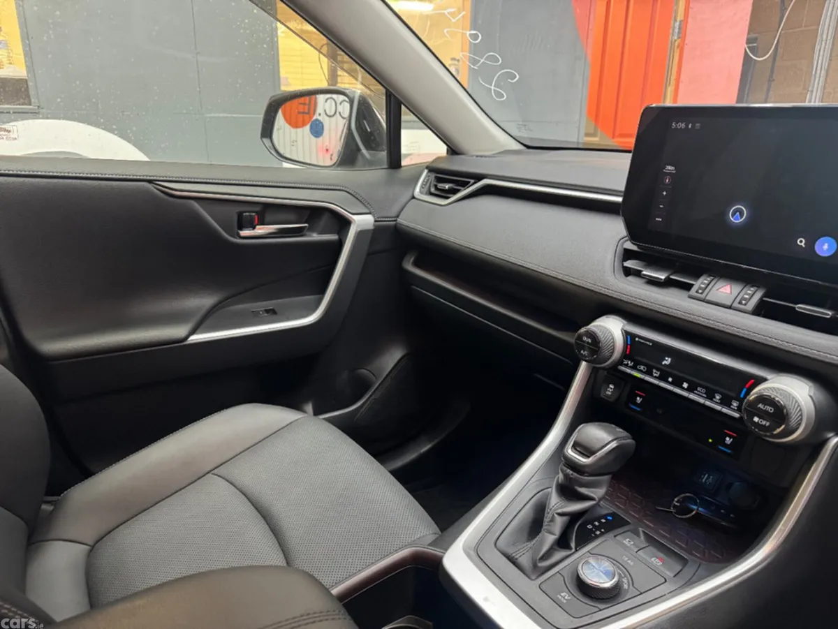 Toyota RAV4 SUV, Petrol Hybrid, 2023, Grey