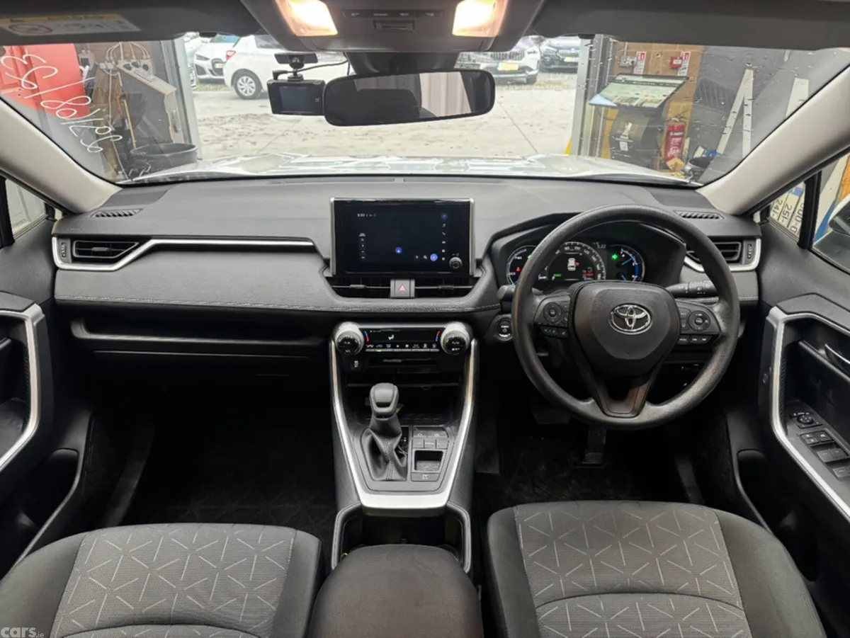 Toyota RAV4 SUV, Petrol Hybrid, 2023, White