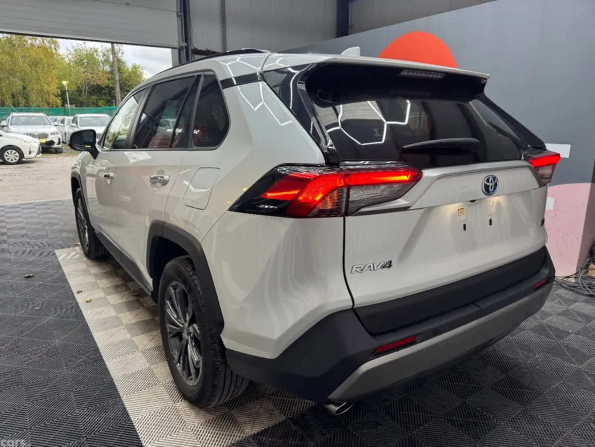 Toyota RAV4 SUV, Petrol Hybrid, 2024, White
