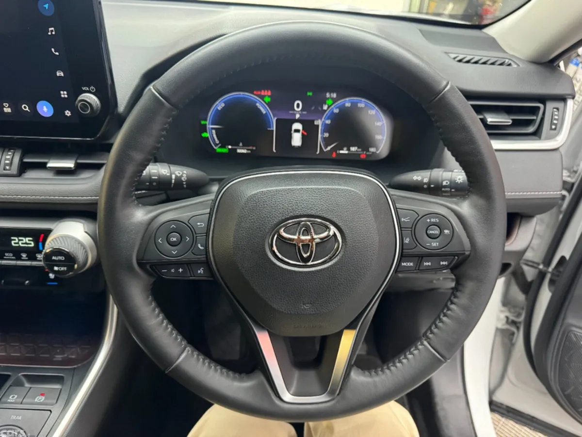 Toyota RAV4 SUV, Petrol Hybrid, 2024, White