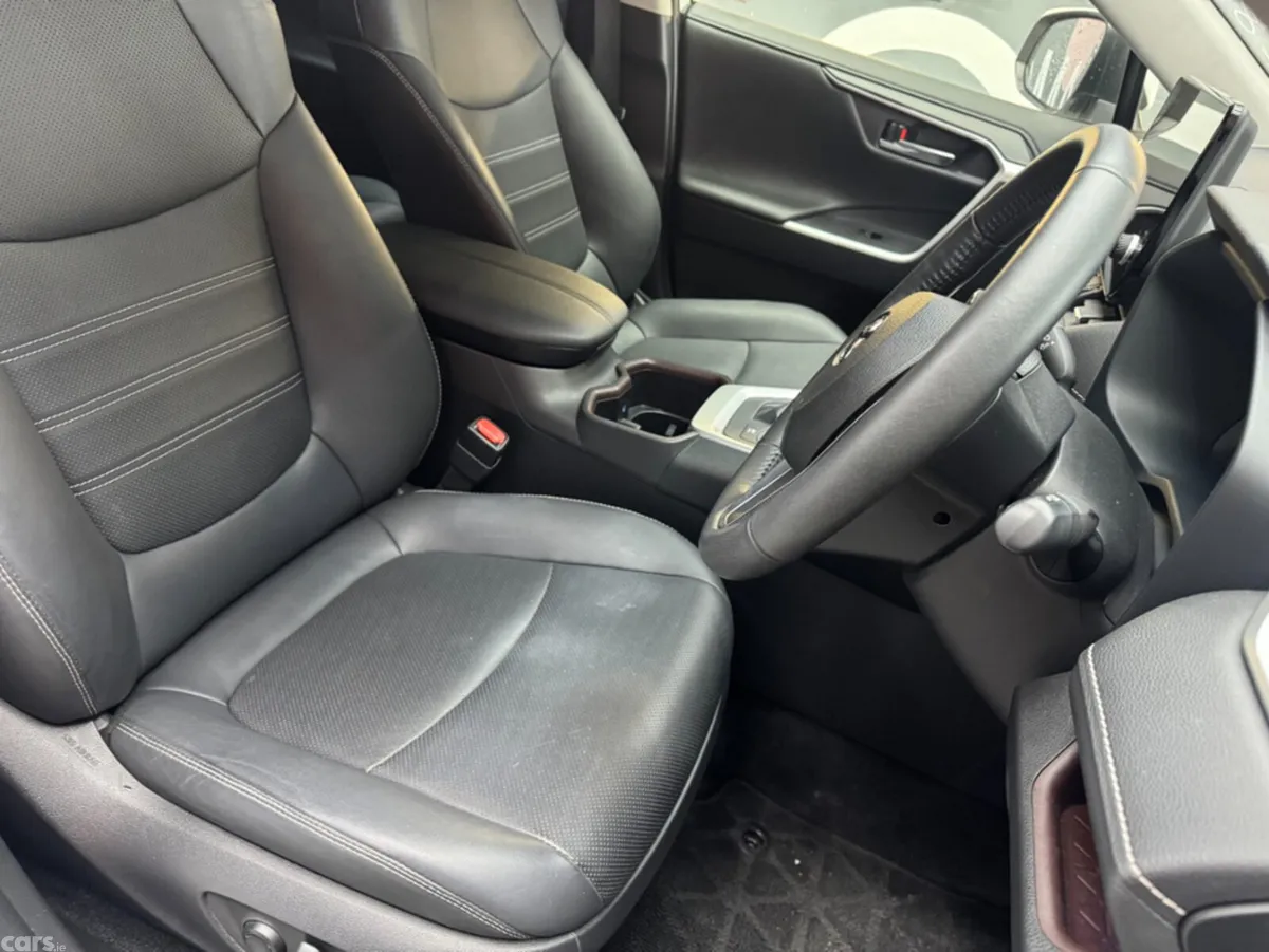 Toyota RAV4 SUV, Petrol Hybrid, 2024, White