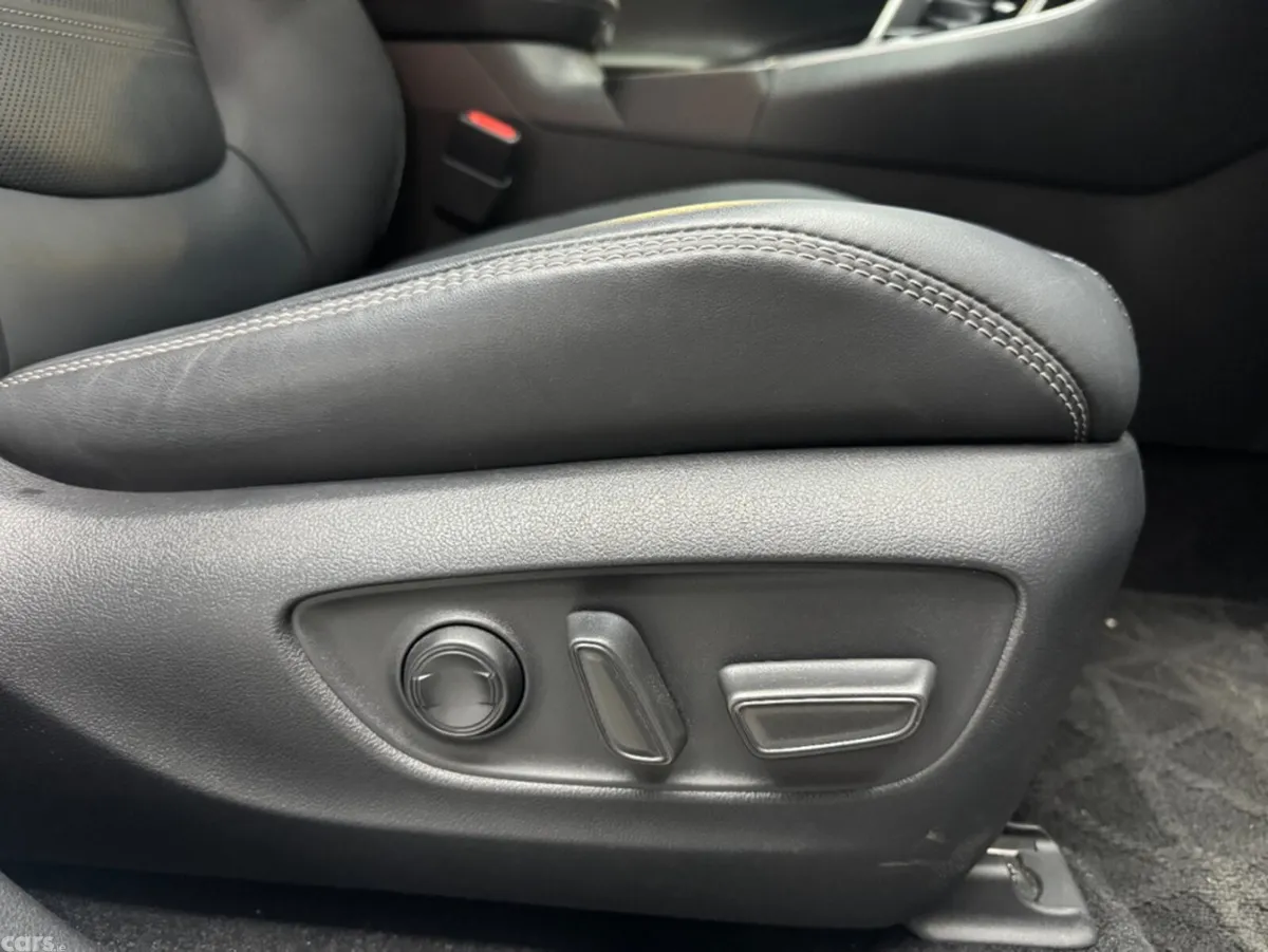 Toyota RAV4 SUV, Petrol Hybrid, 2024, White