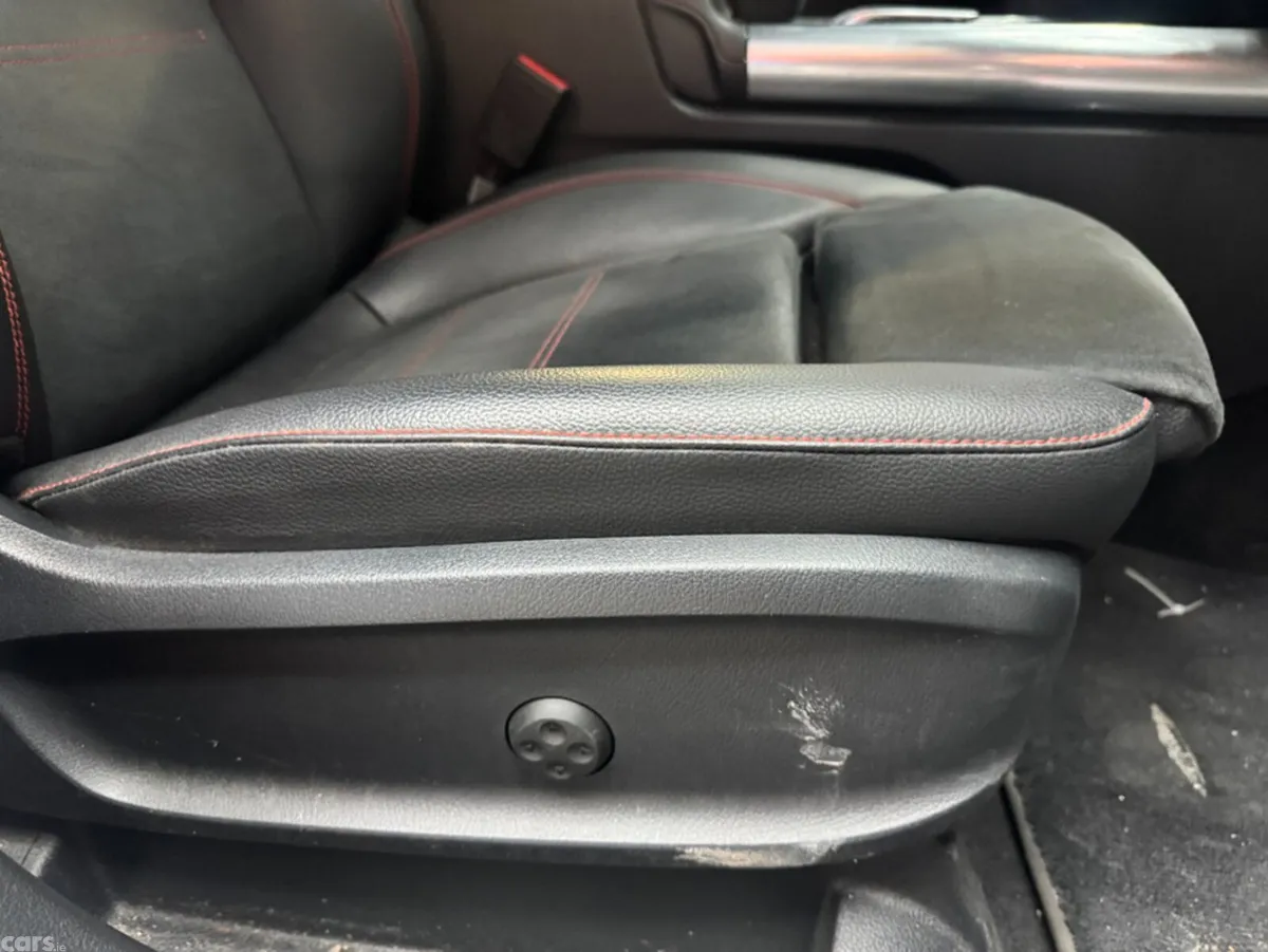 Mercedes-Benz B-Class Hatchback, Diesel, 2021, White