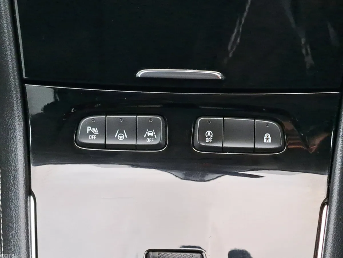 Opel Grandland Hatchback, Diesel, 2023, Red