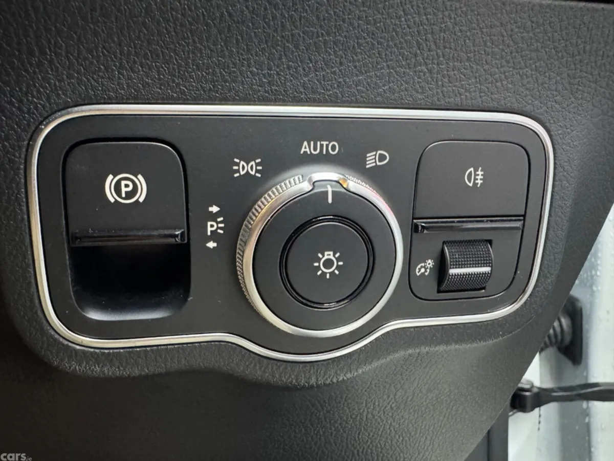 Mercedes-Benz B-Class Hatchback, Diesel, 2020, White