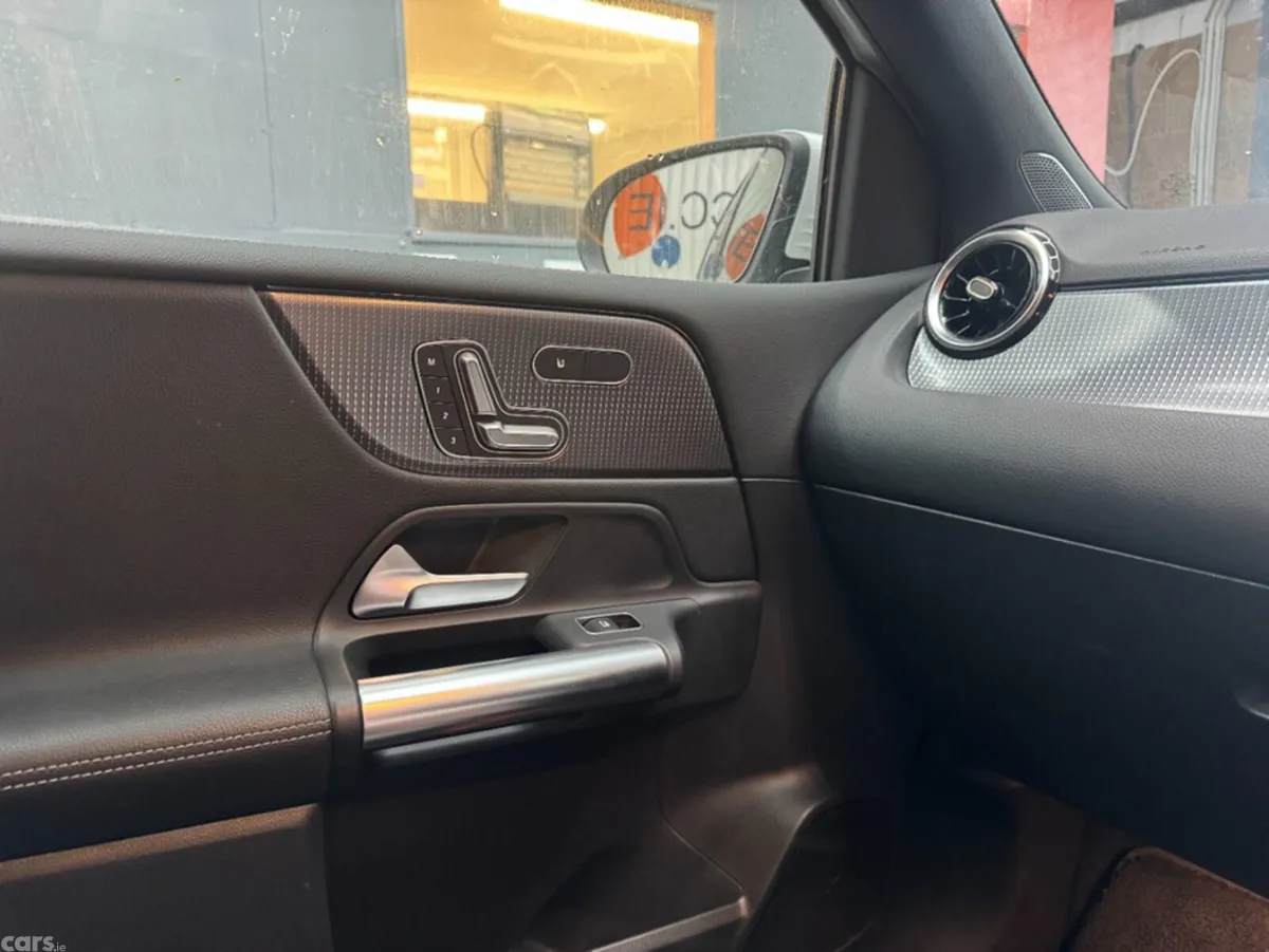 Mercedes-Benz B-Class Hatchback, Diesel, 2020, White