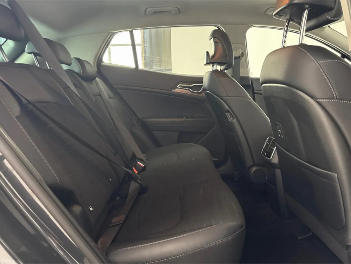 Kia Sportage Estate, Petrol Hybrid, 2024, Grey