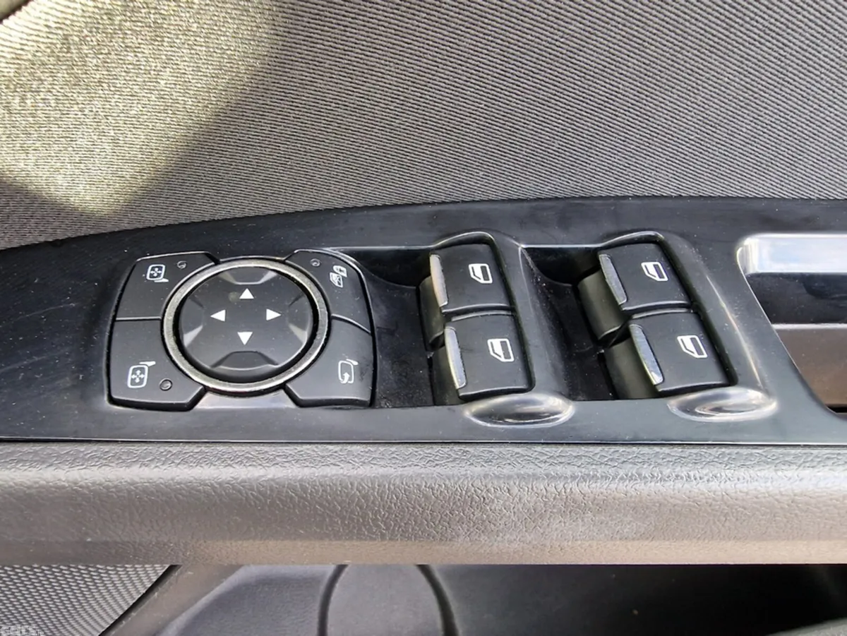 Ford Mondeo Hatchback, Diesel, 2015, Silver