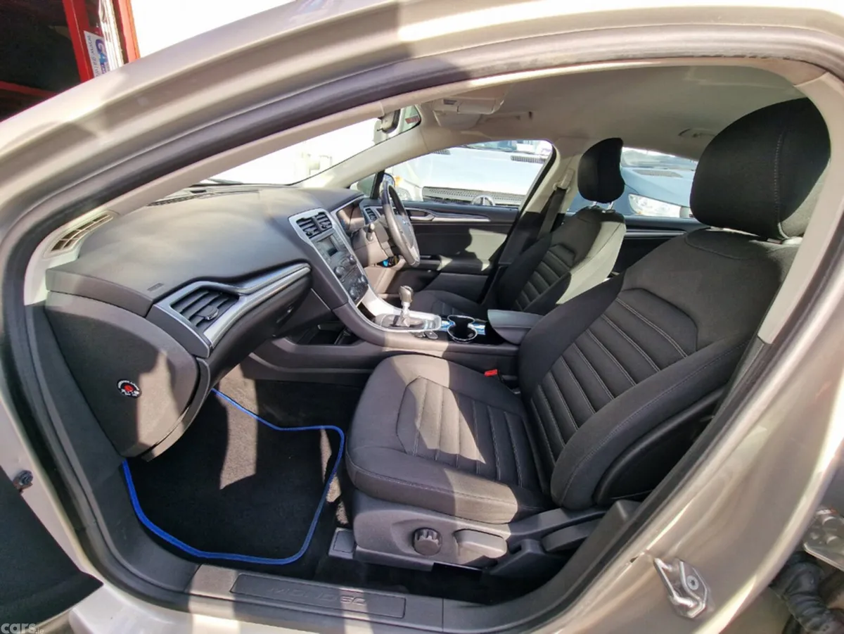 Ford Mondeo Hatchback, Diesel, 2015, Silver