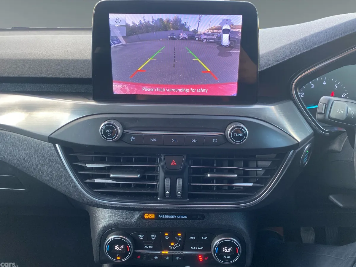 Ford Focus Hatchback, Petrol, 2021, Red