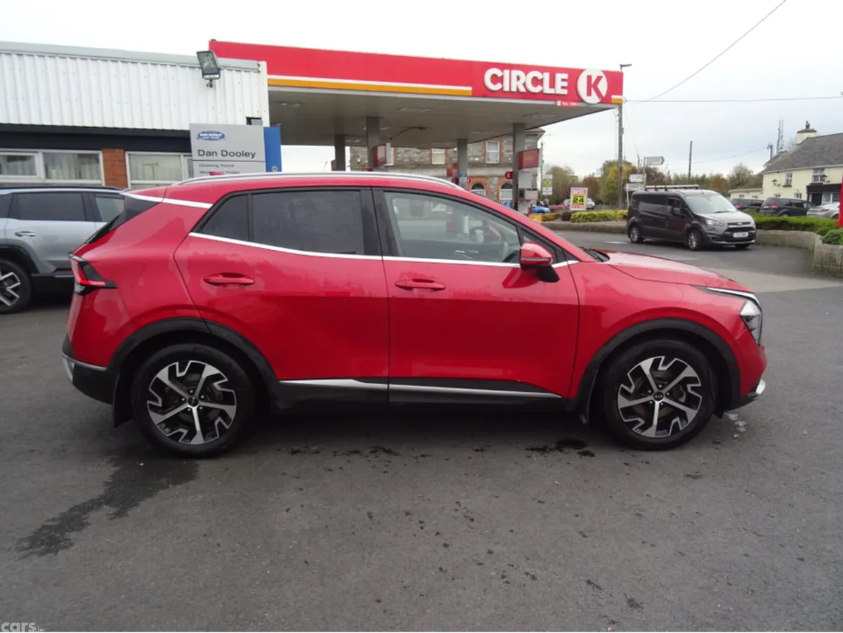 Kia Sportage MPV, Diesel, 2024, Red