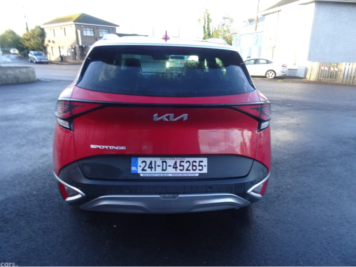 Kia Sportage MPV, Diesel, 2024, Red