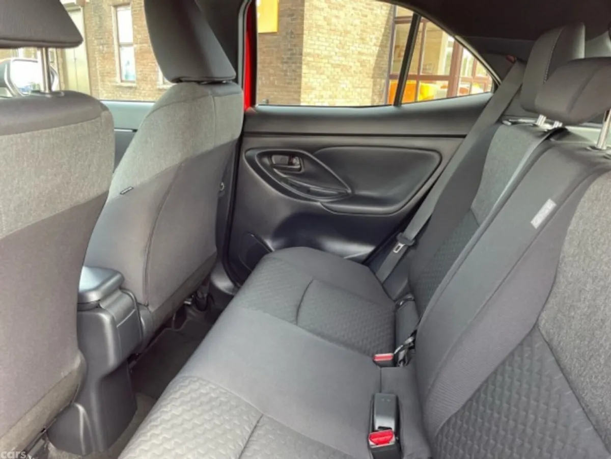 Toyota Yaris Cross Hatchback, Petrol Hybrid, 2026, Red