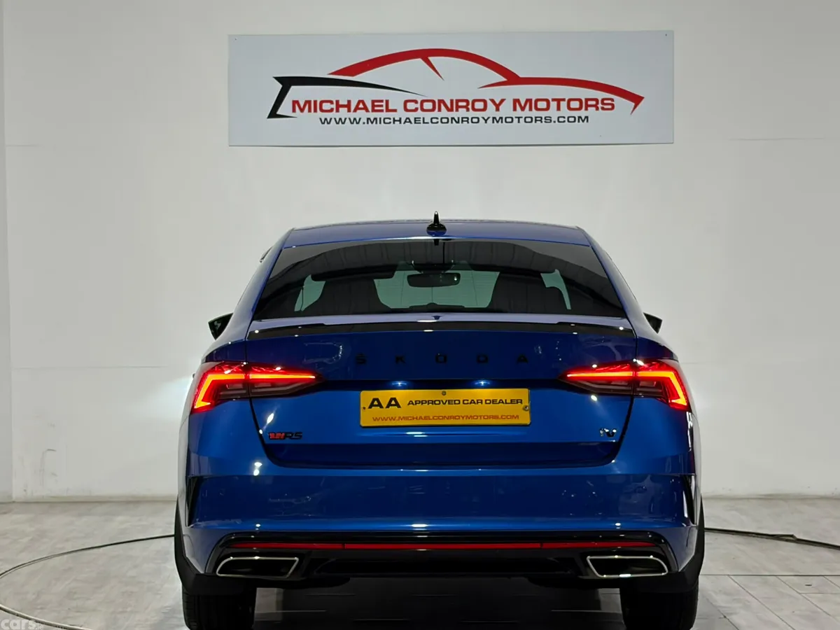 Skoda Octavia Hatchback, Petrol Plug-in Hybrid, 2021, Blue