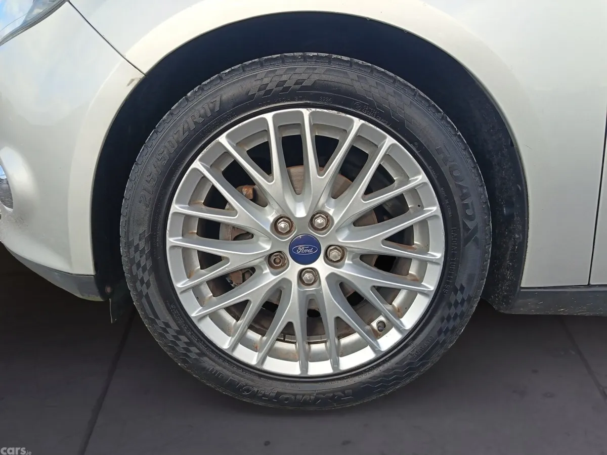 Ford Focus Hatchback, Diesel, 2014, Silver