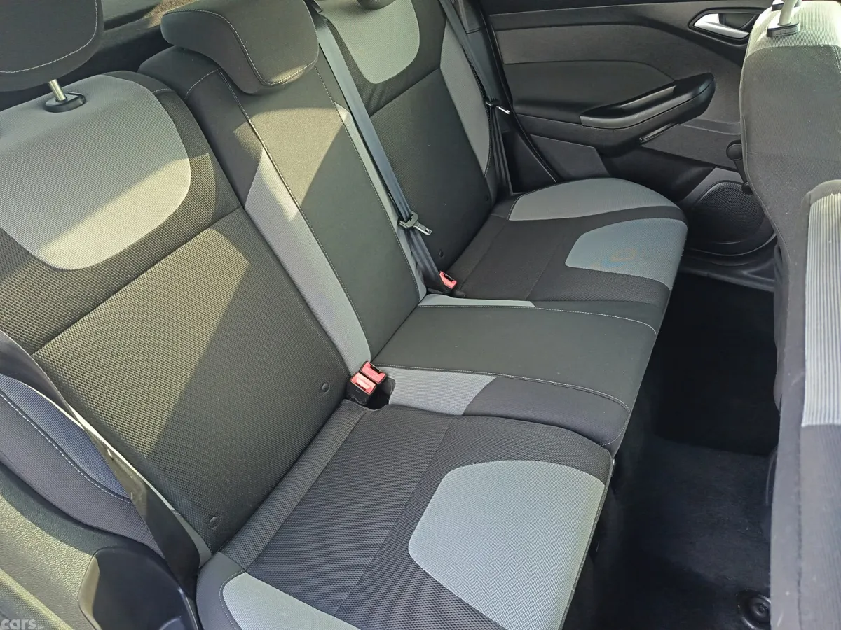 Ford Focus Hatchback, Diesel, 2014, Silver