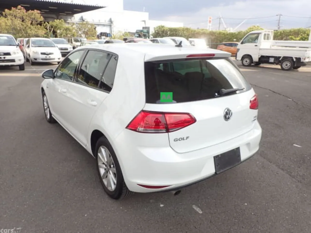Volkswagen Golf Hatchback, Petrol, 2016, White