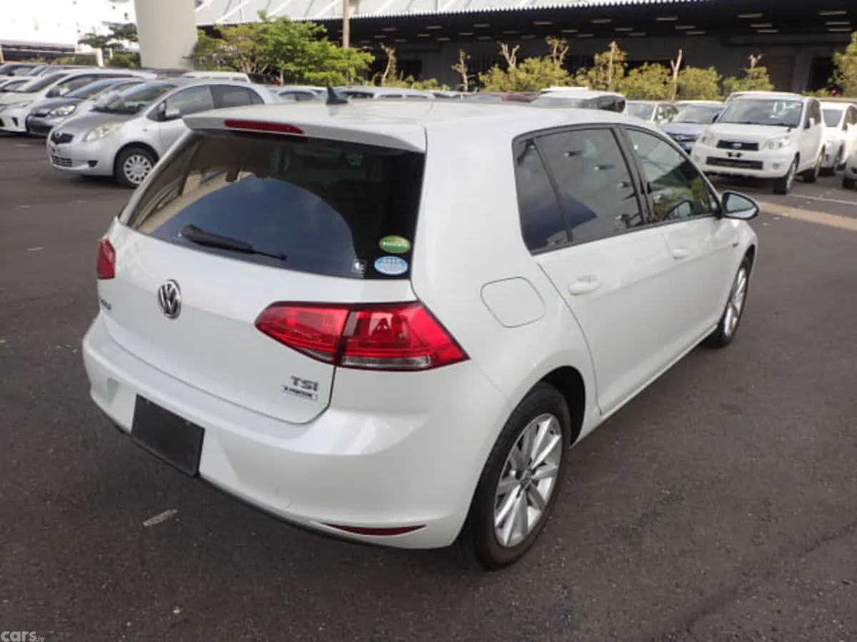 Volkswagen Golf Hatchback, Petrol, 2016, White