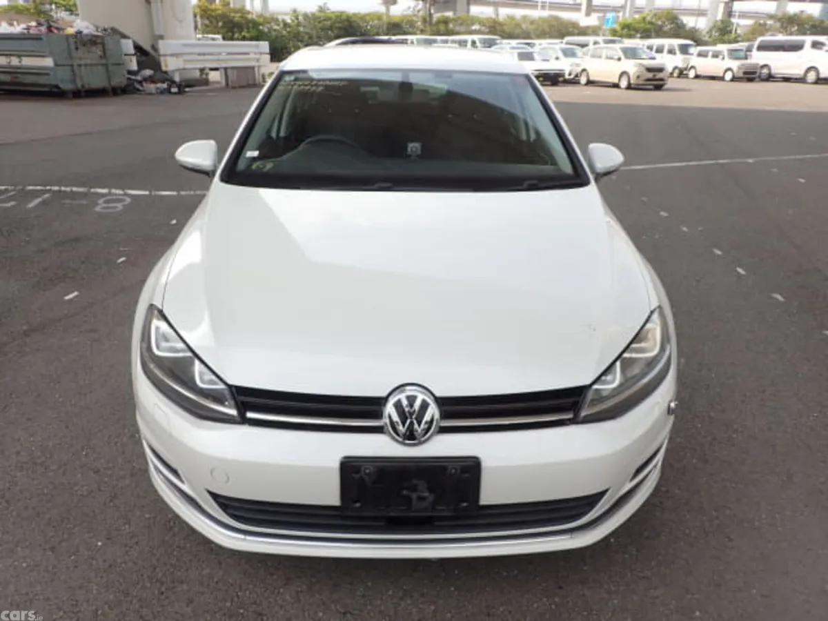 Volkswagen Golf Hatchback, Petrol, 2016, White