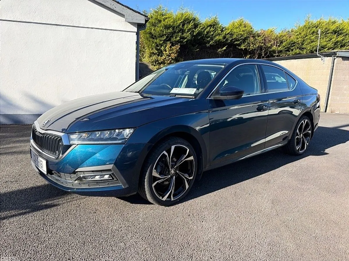 Skoda Octavia Saloon, Diesel, 2022, Blue