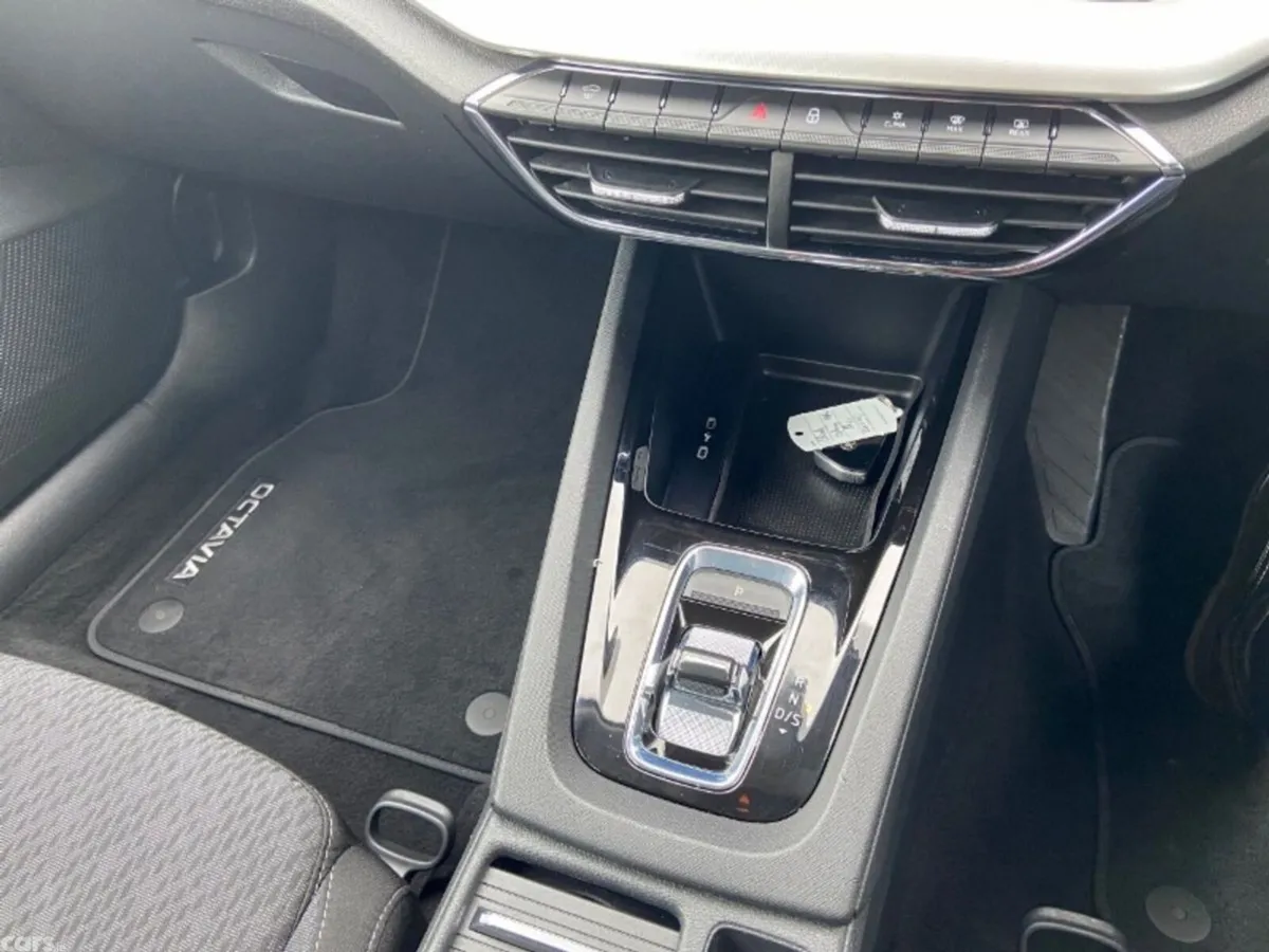 Skoda Octavia Saloon, Diesel, 2022, Blue