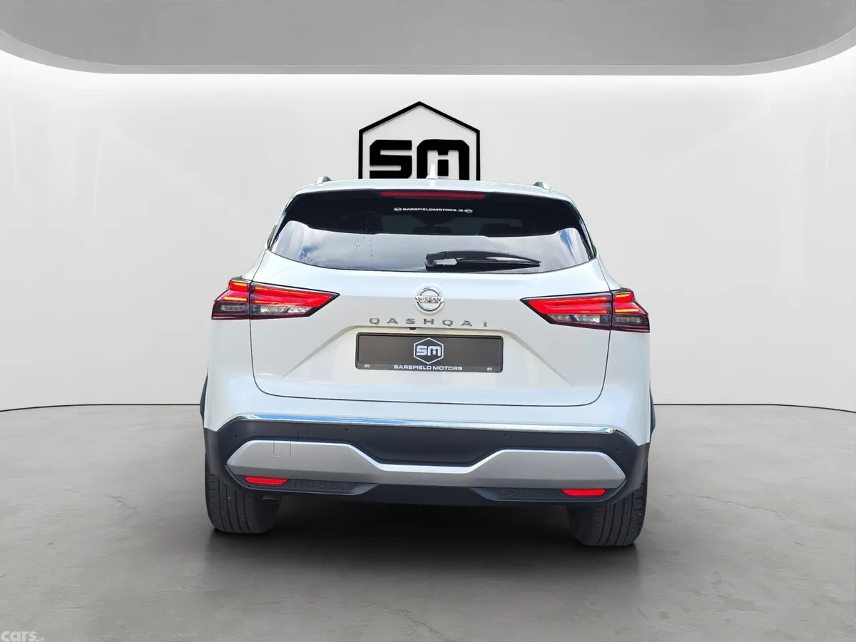 Nissan Qashqai MPV, Petrol, 2022, White