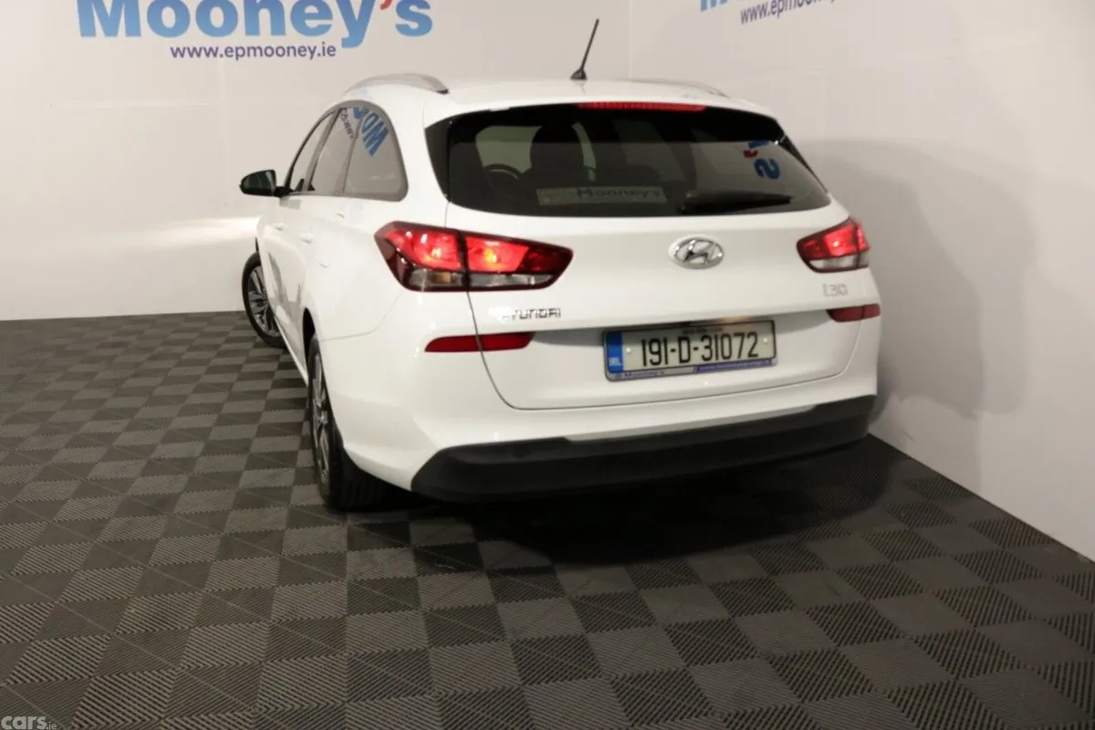 Hyundai i30 Estate, Petrol, 2019, White